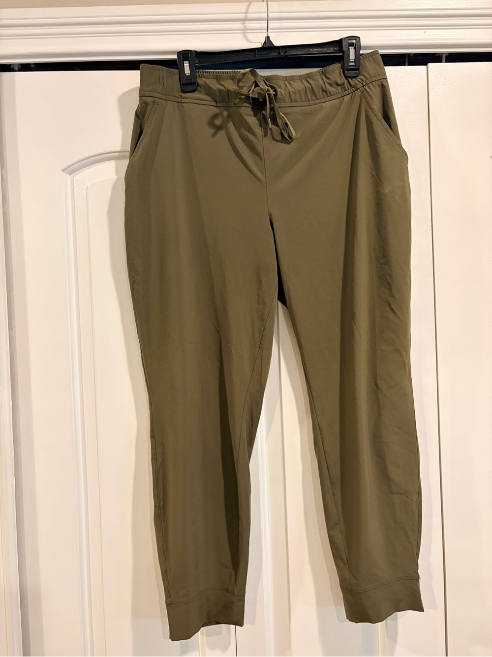 Eddie Bauer Women’s Olive Drawstring Track Joggers